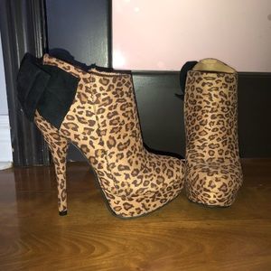 NEVER WORN stiletto leopard booties with black bow